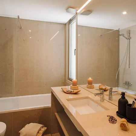 Pescaia - 2 Bedrooms And 2 Balconies In Alvalade Lisboa