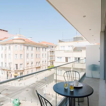 Pescaia - 2 Bedrooms And 2 Balconies In Alvalade Apartmán *