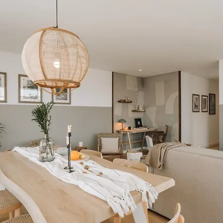 Pescaia - 2 Bedrooms And 2 Balconies In Alvalade Appartement *