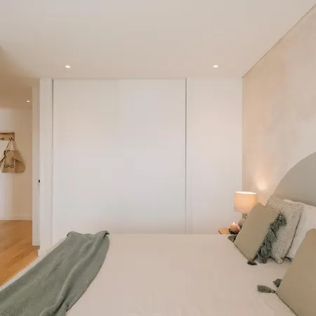 Pescaia - 2 Bedrooms And 2 Balconies In Alvalade * Lissabon